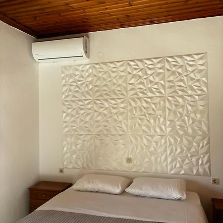 Lena 4 Apartment Potos