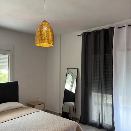 Apartment Lena 4 *